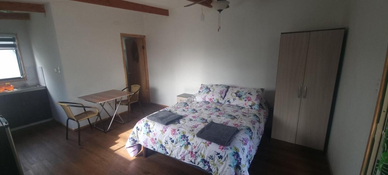 Hostal Henua Roa 2 Apartment Hanga Roa Ngoại thất bức ảnh